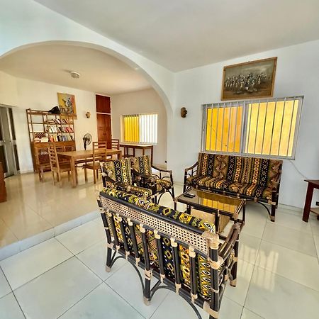 Guesthouse Cocotiers โกโตนู ภายนอก รูปภาพ