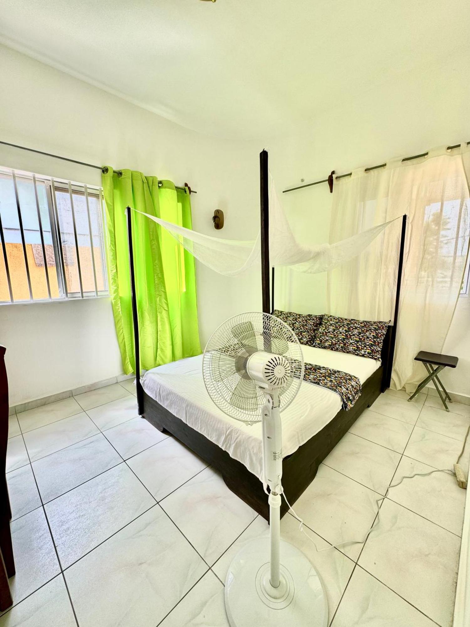 Guesthouse Cocotiers โกโตนู ภายนอก รูปภาพ