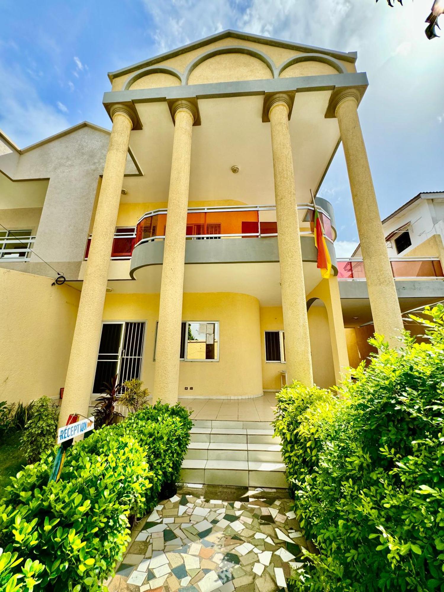 Guesthouse Cocotiers โกโตนู ภายนอก รูปภาพ