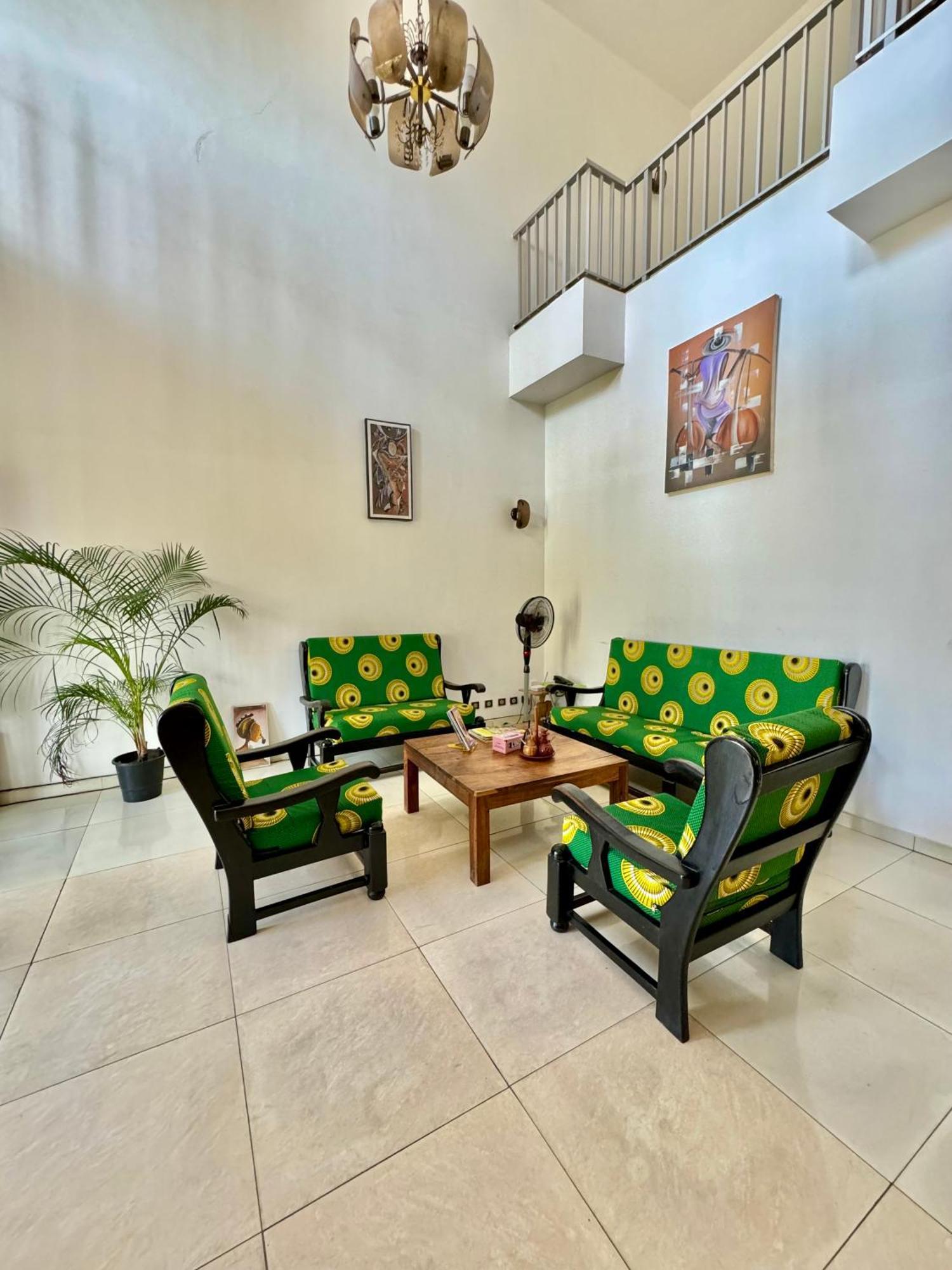 Guesthouse Cocotiers โกโตนู ภายนอก รูปภาพ