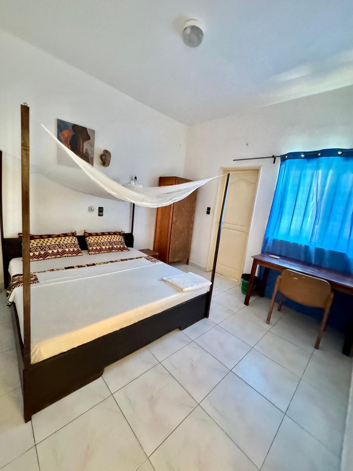 Guesthouse Cocotiers โกโตนู ภายนอก รูปภาพ