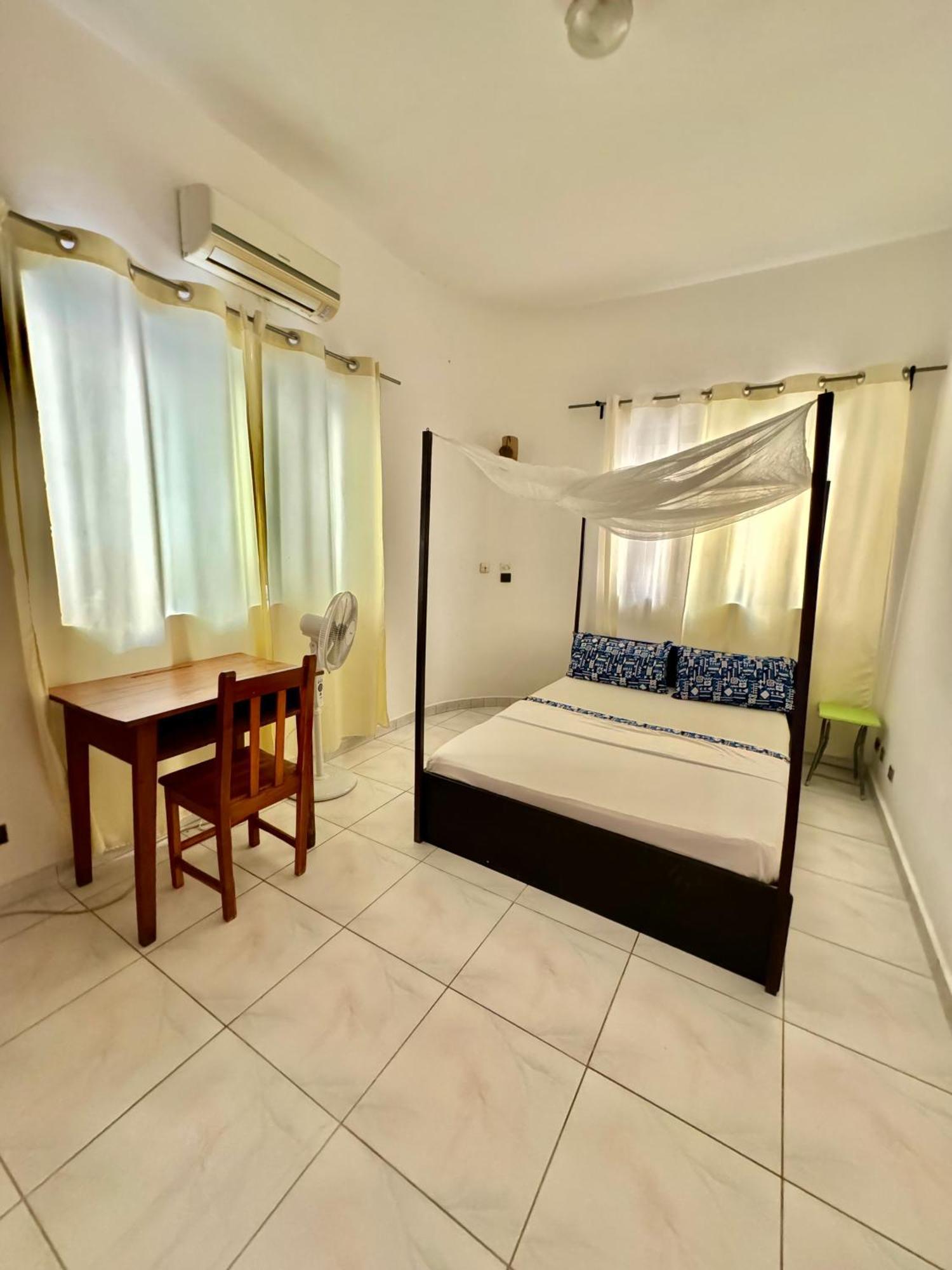 Guesthouse Cocotiers โกโตนู ภายนอก รูปภาพ